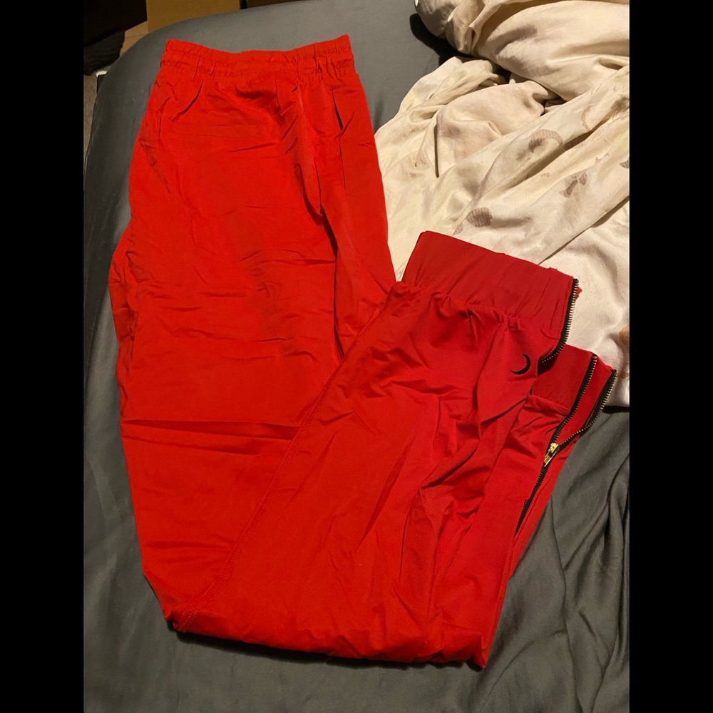 New/unworn MINT Zyia Pants L